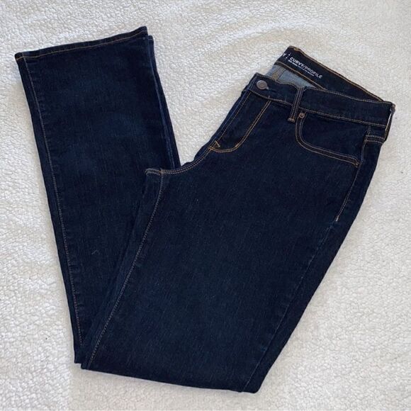 Old Navy Mid-rise Flare Jeans (Size 6) - Picture 5 of 7